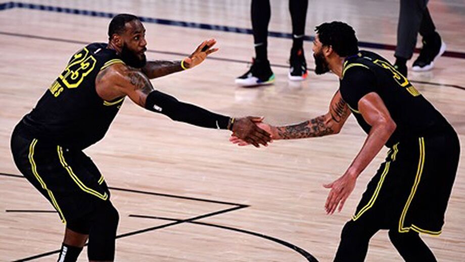 LA Lakers batem Houston Rockets e empatam eliminatória