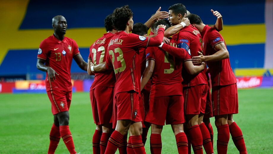 Cristiano Ronaldo a oito passos da eternidade