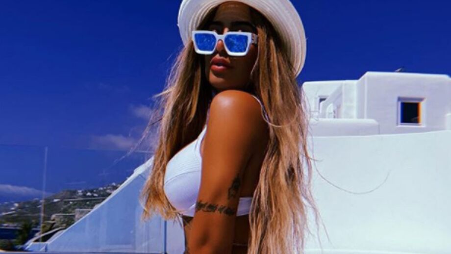 Irmã de Neymar a aproveitar o melhor do verão
