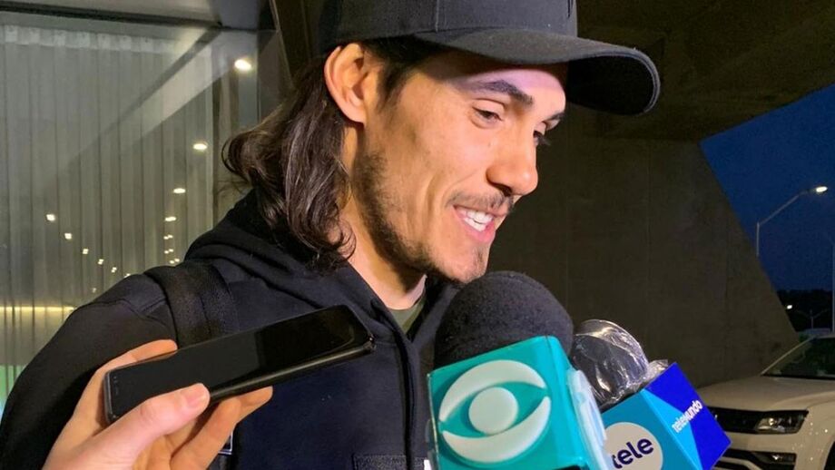 Mercado: Cavani recebe chamada de novo clube, V. Guimarães oficializa internacional angolano e Mourinho só pensa num avançado