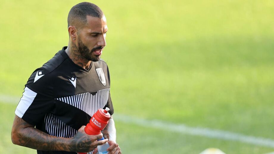 V. Guimarães: Conquistadores liderados pelo ‘Rei’ Quaresma
