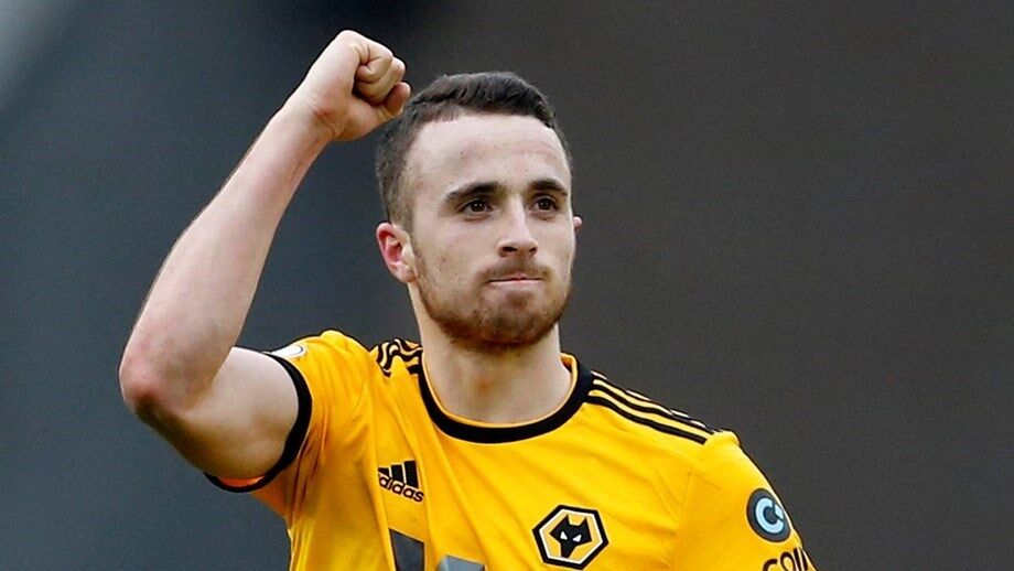 Mercado a ferver: mais um português rumo ao Wolverhampton, Jota no Liverpool por 50 milhões e lateral do Benfica a caminho de Itália