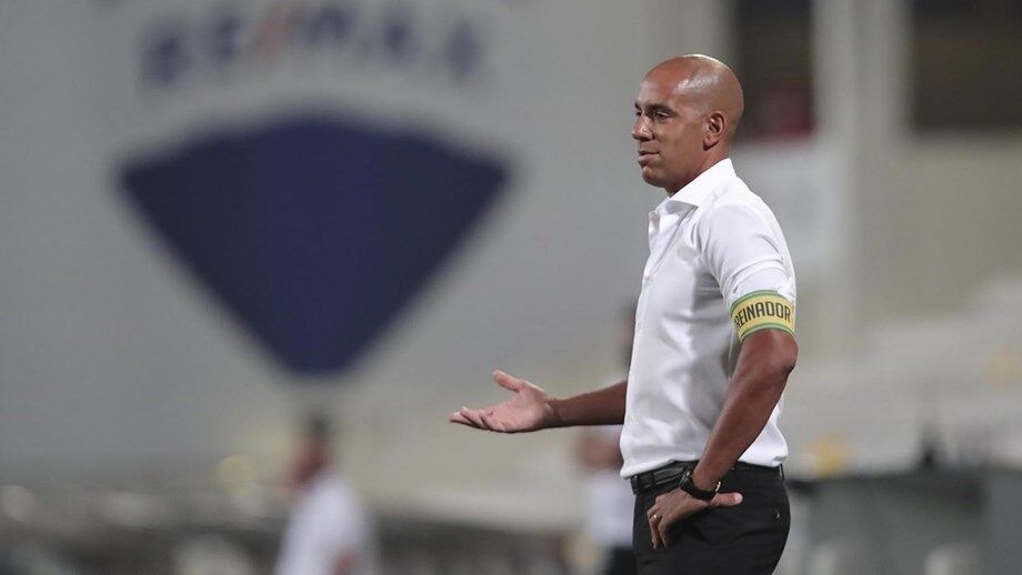 Treinador do P. Ferreira estreia sete reforços nos convocados para Portimão