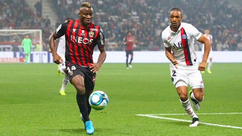 Ganago não rima com Lens mas combina na perfeição: Franceses rendidos ao ‘novo’ Eto’o