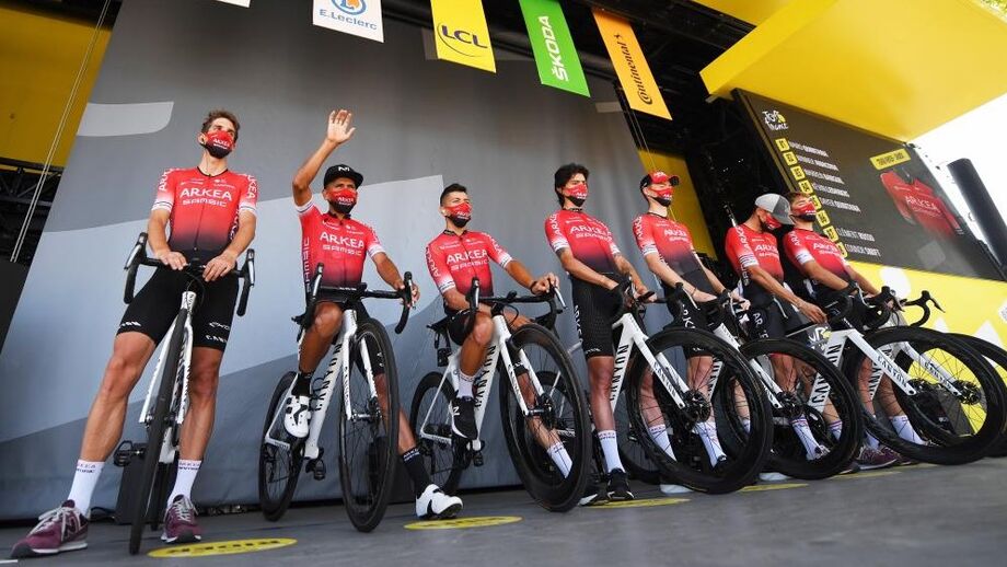 Tour: Aberta investigação preliminar à equipa de Nairo Quintana por suspeitas de doping