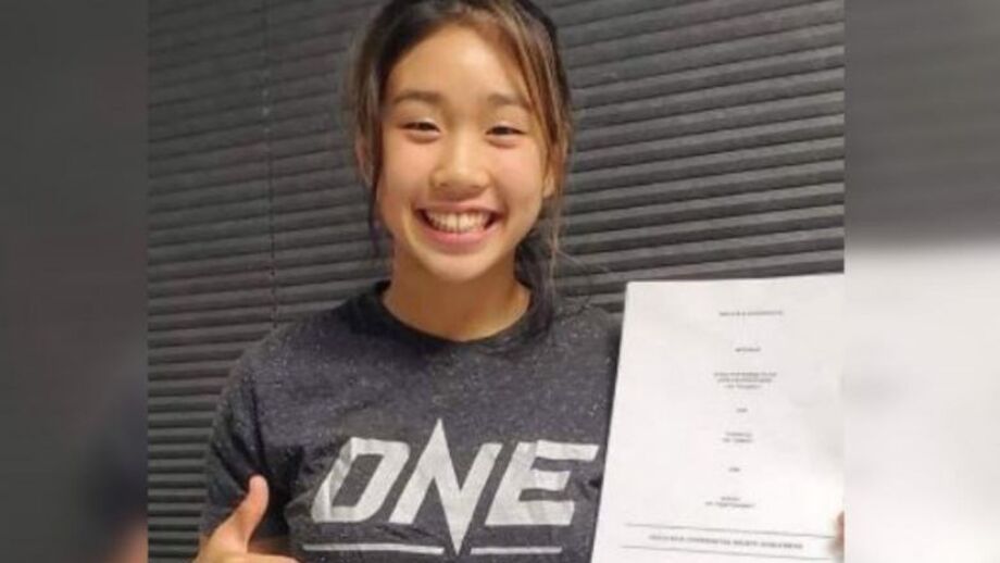 MMA: Lutadora de 16 anos assina contrato profissional