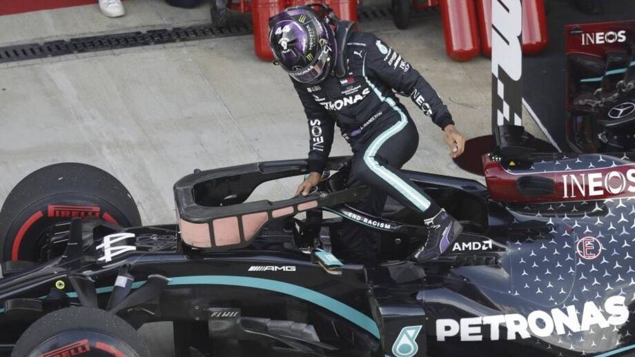 Hamilton garante a 96.ª pole position da carreira na Rússia