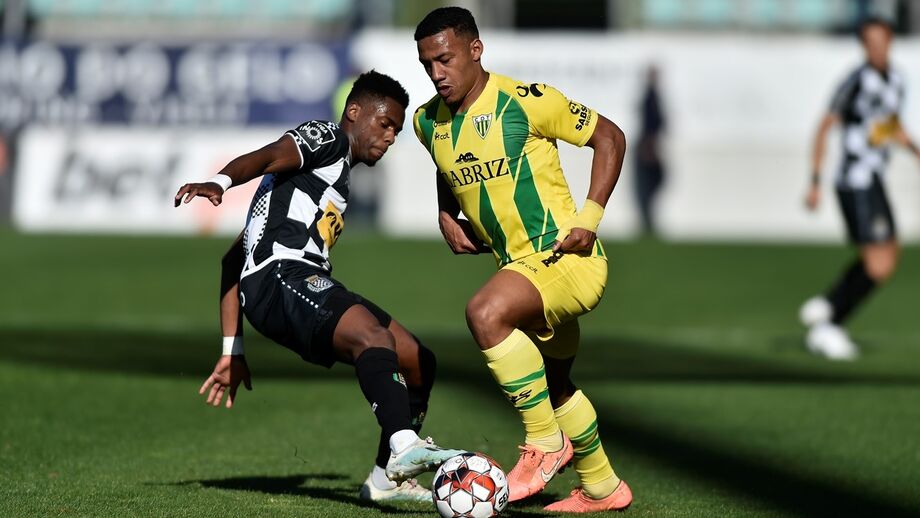 FORTE. Moufi jogou na época passada no Tondela