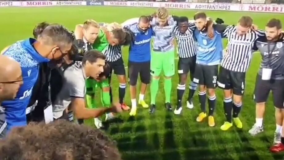 Extremo do Real Madrid ouviu e passou a mão pelo símbolo do clube