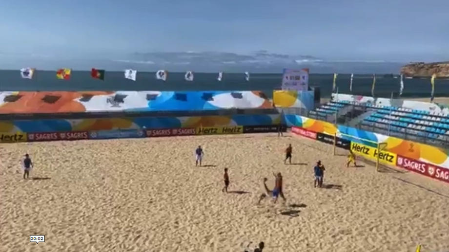 Ex-internacional português brilha na areia