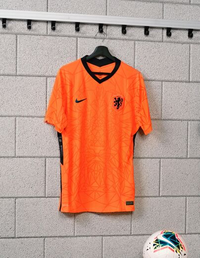 A nova camisola principal da seleção da Holanda