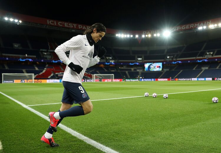 Edinson Cavani (33 anos, avançado, última equipa: PSG) - Valor de mercado: 20 milhões de euros