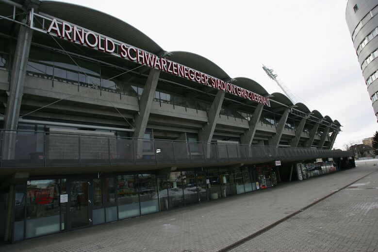 Arnold Schwarzenegger Stadium, atualmente conhecido por UPC Arena (SK Sturm Graz e Grazer AK) - O reconhecimento do famoso ator e antigo governador norte-americano mereceu o nome de um dos estádios da cidade de Graz, na Áustria, país que viu Schwarzenegger.