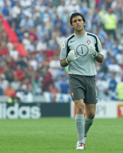 1. Ricardo (Guarda-redes) - Titularíssimo na baliza das quinas no jogo de estreia de Cristiano Ronaldo a marcar pela Seleção Nacional, a 12 de junho de 2004, no jogo inaugural do Euro'2004 diante da Grécia. Com uma carreira notável, Ricardo contou com passagens por CD Montijo, Boavista, Sporting, Betis, Leicester, Vitória de Setúbal e Olhanense, antes de abandonar os relvados em 2014.