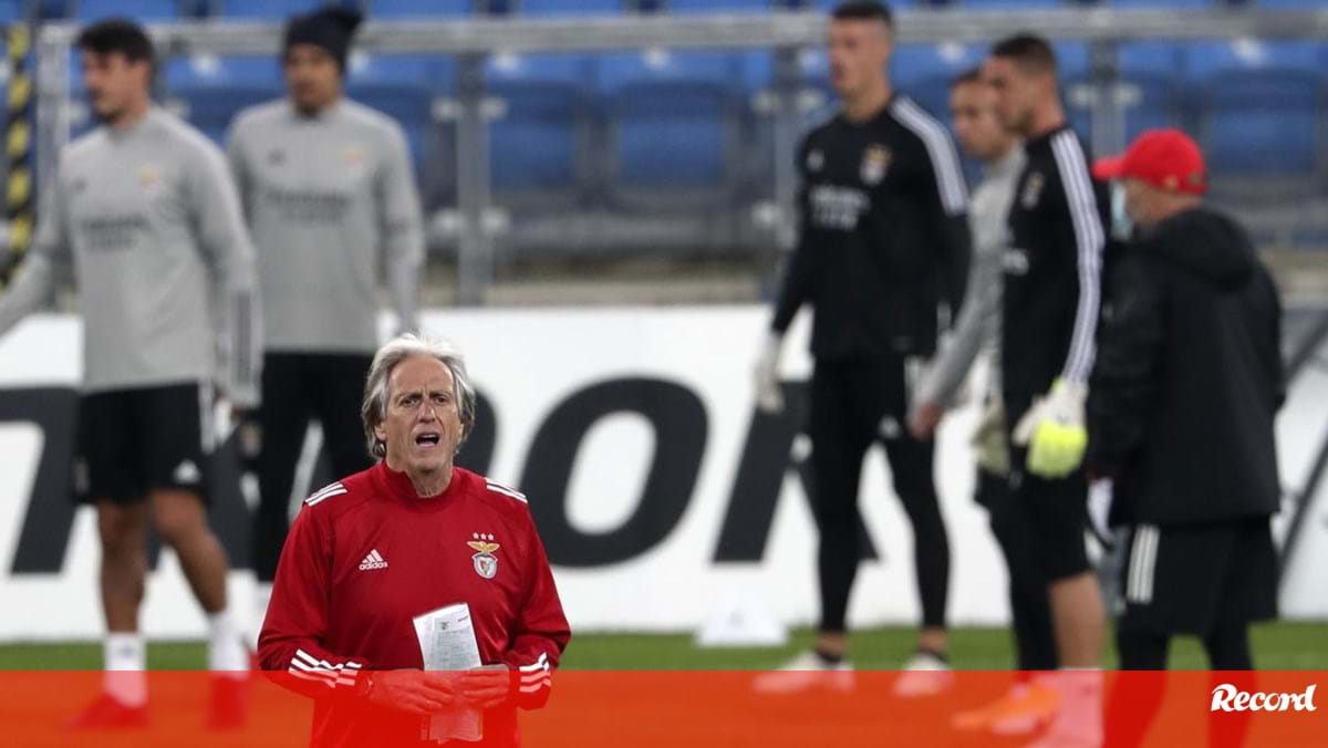 Futuro na Europa em jogo: o onze provável do Benfica para o jogo com o  Salzburgo - Fotogalerias - Jornal Record