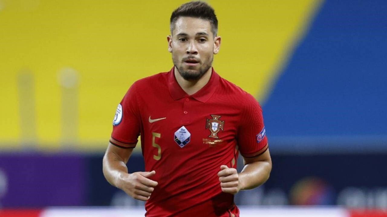 Raphael Guerreiro: «Temos uma mentalidade vencedora e queremos ganhar todos  os jogos» - Liga das Nações - Jornal Record