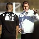 V. Guimarães mostra os bastidores do primeiro dia de João Henriques no clube