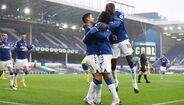 16. Everton - 15 transferências: 74.87M€
