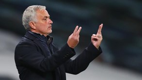 José Mourinho coloca sete jogadores na porta de saída