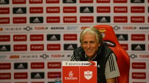 Jesus anuncia titularidade de Jardel ao lado de Otamendi e explica opção