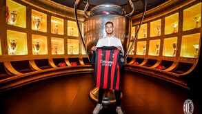 A camisola de Diogo Dalot no Milan e uma pesada 'herança' na vitrine