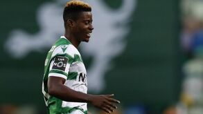 Sporting empresta Doumbia ao Huesca