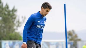 Diogo Leite sem Barcelona espera o Valencia
