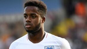 Tottenham empresta avançado Ryan Sessegnon ao Hoffenheim