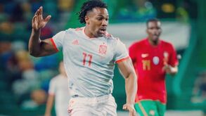 Adama Traoré: de franzino na 'cantera' do Barcelona a 'monstro' em Espanha e nos Wolves