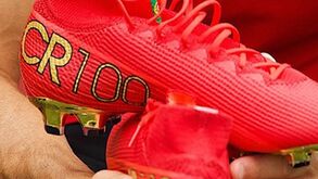 As chuteiras que a Nike dedicou a Cristiano Ronaldo para celebrar os 100 golos pela Seleção