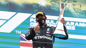 Hamilton apanha Schumacher 