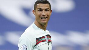 Eduardo Camavinga fica com a camisola de Ronaldo e garante: «Não a vou lavar»