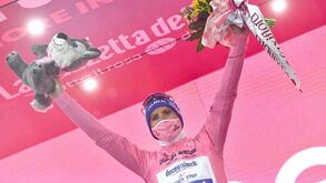 João Almeida quer segurar camisola rosa no Giro mas admite que 
