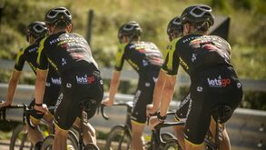 Quatro resultados positivos à Covid-19 retiram Mitchelton do Giro