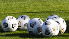 France Football escolhe os melhores de sempre e adeptos protestam por causa destes sete craques