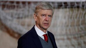 Wenger: «Cristiano Ronaldo já tinha a camisola do Arsenal, até almocei com ele e com a mãe»