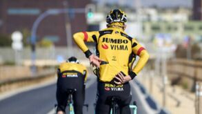 Jumbo-Visma abandona o Giro
