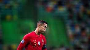 Cristiano Ronaldo é a mais recente das personalidades mundiais infetadas pela Covid-19
