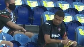 Jornal italiano recorda repreensão a Cristiano Ronaldo por não usar máscara no Dragão