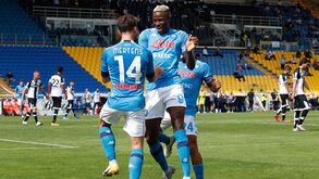 Jogadores do Nápoles terminam isolamento e podem regressar a casa