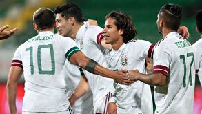 Corona volta aos golos pelo México com um golaço repleto de 'maldade'