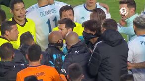 Um póquer e uma chuva de 'sins': Al Nassr mostra os bastidores de noite inspirada de Cristiano Ronaldo