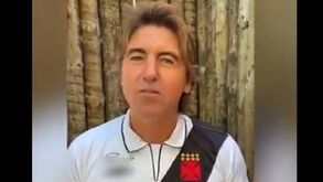 Sá Pinto veste camisola de Romário na primeira mensagem como treinador do Vasco da Gama