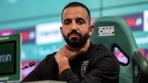 Sporting com duas baixas e João Mário convocado diante do FC Porto