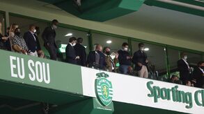 Frederico Varandas e Pinto da Costa lado a lado na tribuna de Alvalade