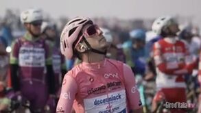 O momento emotivo entre Jorge Jesus e jovem adepto que sobreviveu ao sismo na Turquia