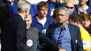 Wenger responde a Mourinho: «É como se estivéssemos no jardim de infância»