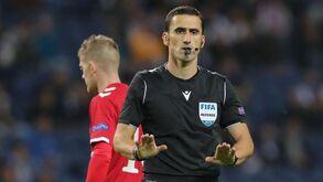 Nikola Dabanovic no Lech Poznan-Benfica e Ruddy Buquet no Sp. Braga-AEK