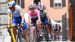 João Almeida sem medo do Stelvio: «Sei que posso ficar para trás, mas gosto dessa subida»