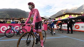 Maior promessa do ciclismo mundial rende-se a João Almeida: «Tiro o meu chapéu»